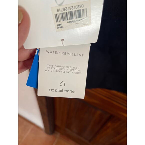 Liz Claiborne water, repellent trenchcoat size small - Picture 9 of 9